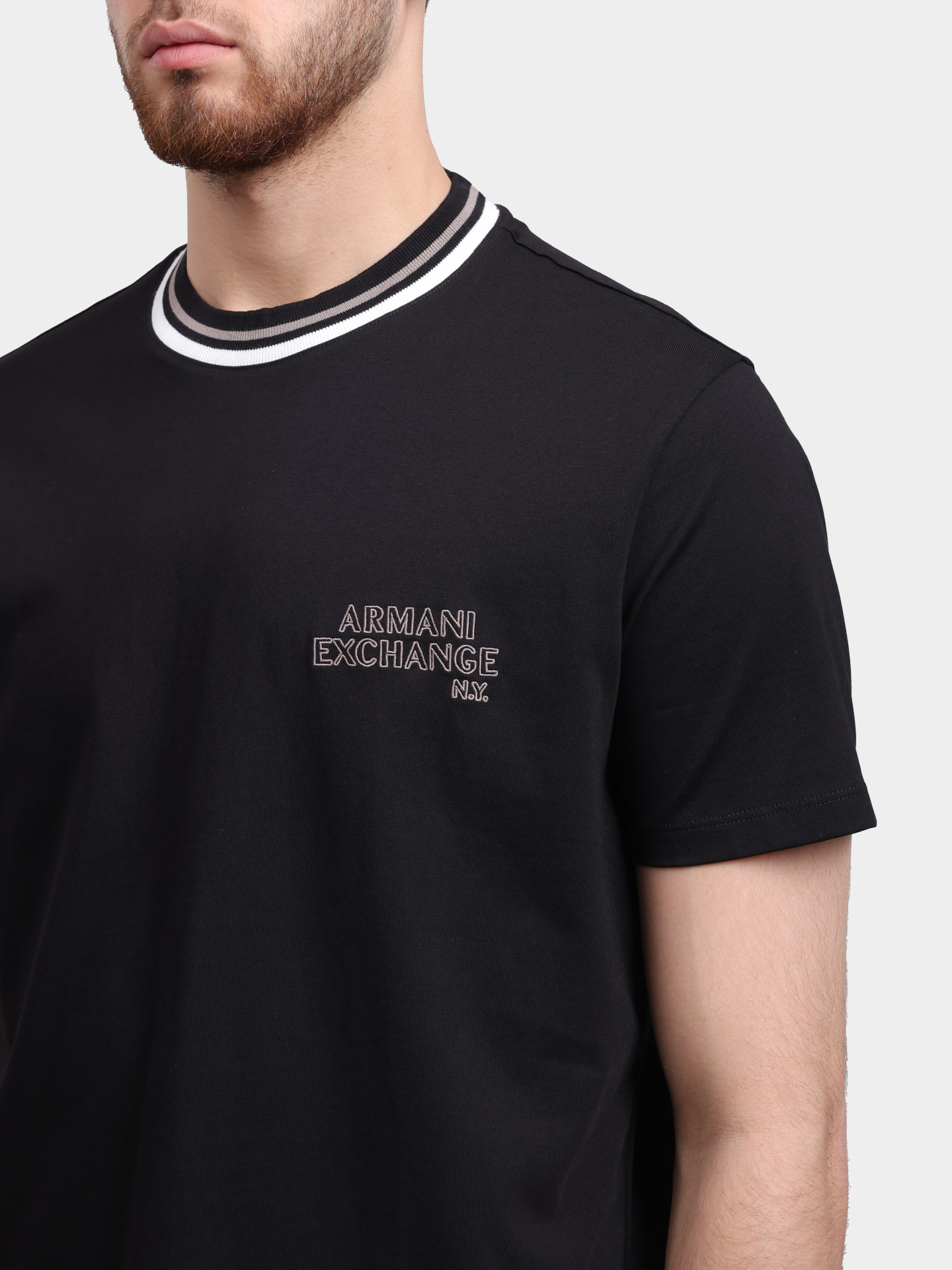 Футболка Armani Exchange XM001795 AF10361 UC001 черная мужская — купить в интернет-магазине Verdistore