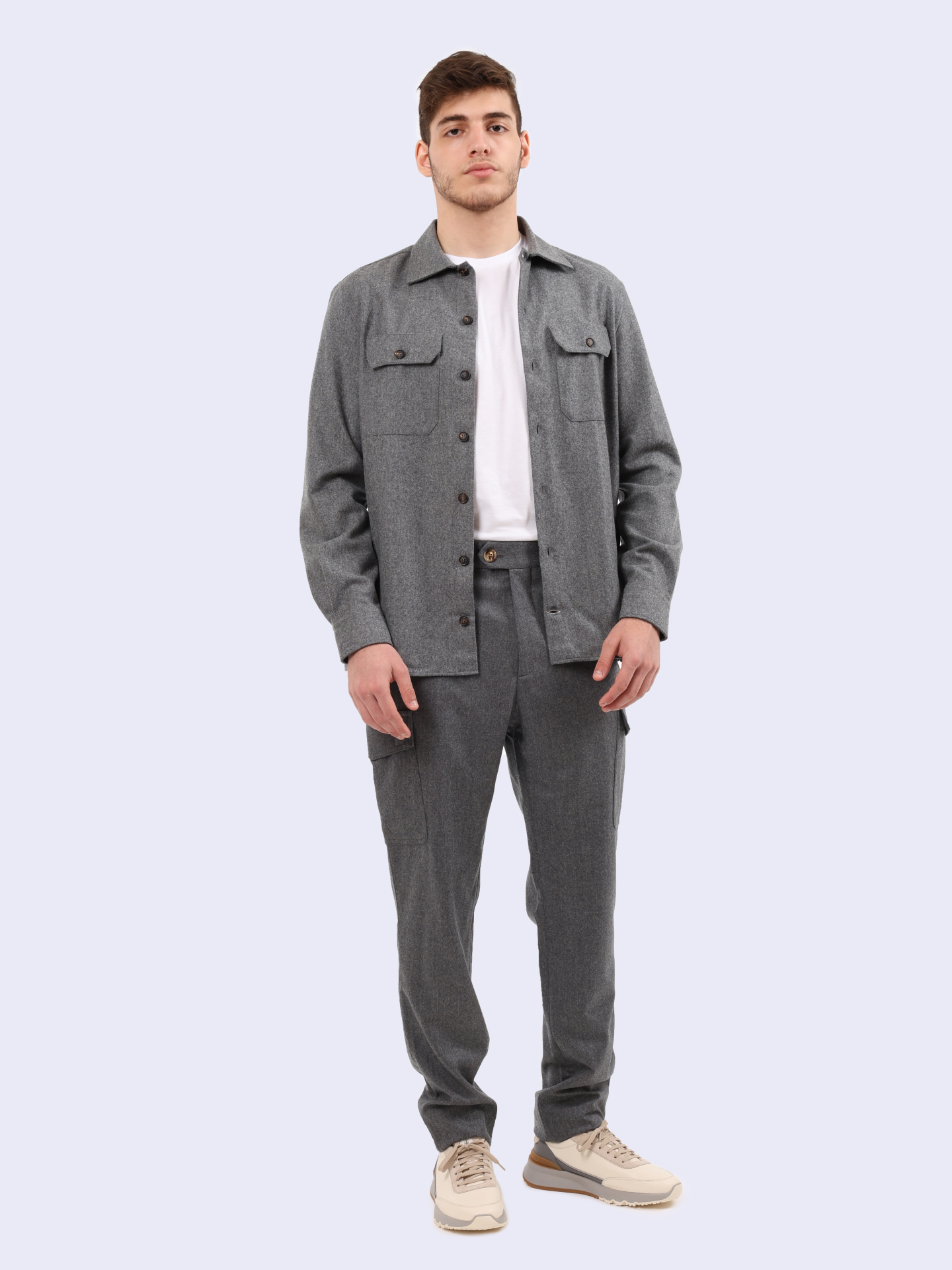 Брюки Brunello Cucinelli ME226E1890 C003 серые мужские с накладными карманами — купить в интернет-магазине Verdistore