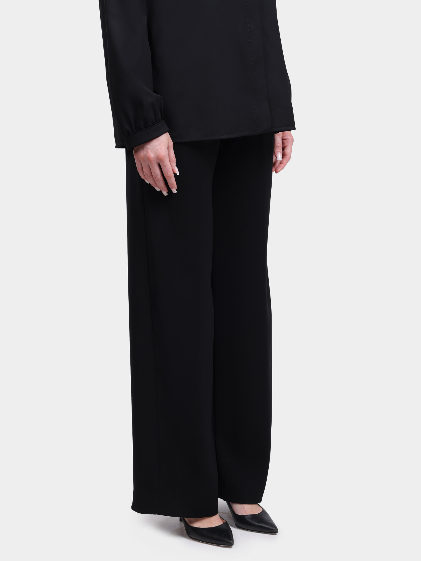 Брюки Herno PT000176D 12755 9300 черные женские — купить в интернет-магазине Verdistore