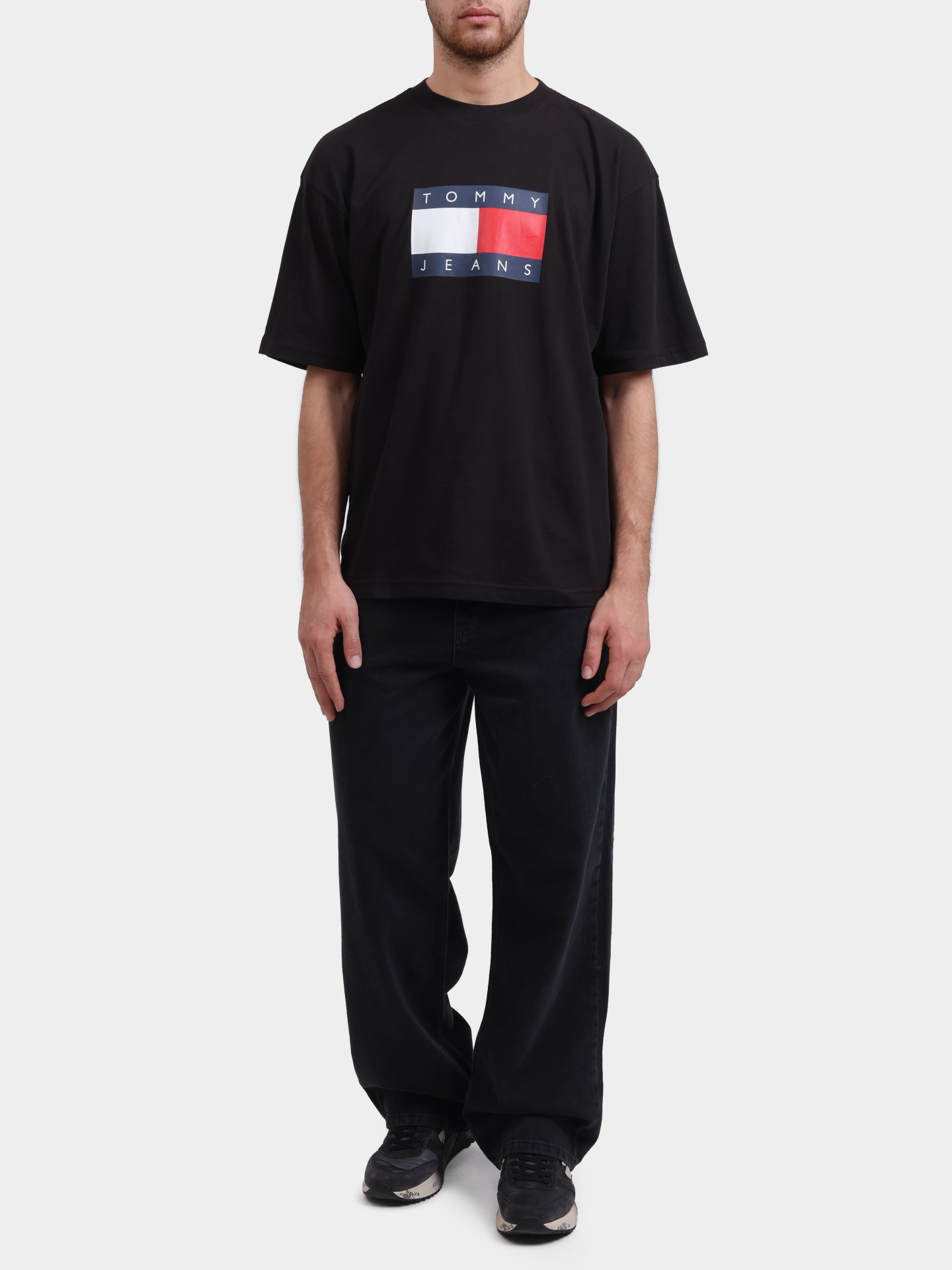 Футболка Tommy Jeans DM0DM19555 черная мужская — купить в интернет-магазине Verdistore