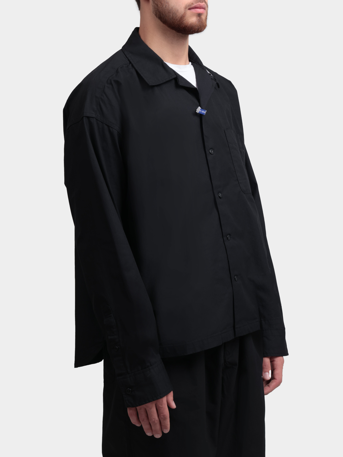 Рубашка MAISON MIHARA YASUHIRO I12SH011 BLACK черная мужская с карманом — купить в интернет-магазине Verdistore