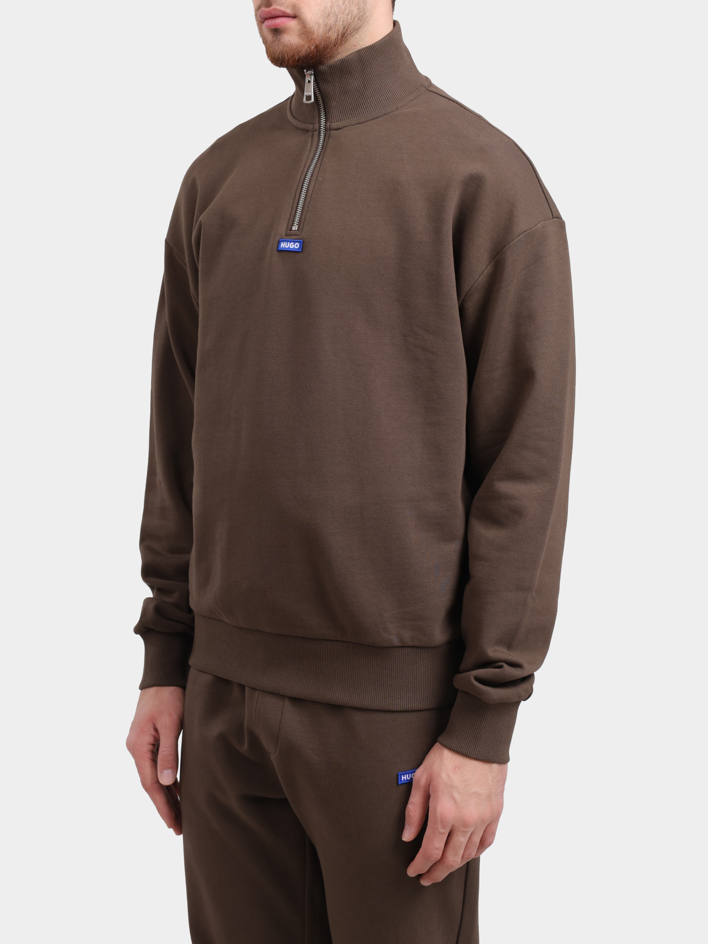 Свитшот HUGO BLUE Neeler 10249110 01 50522367 208 коричневый мужской с маленьким патчем-логотипом  — купить в интернет-магазине Verdistore