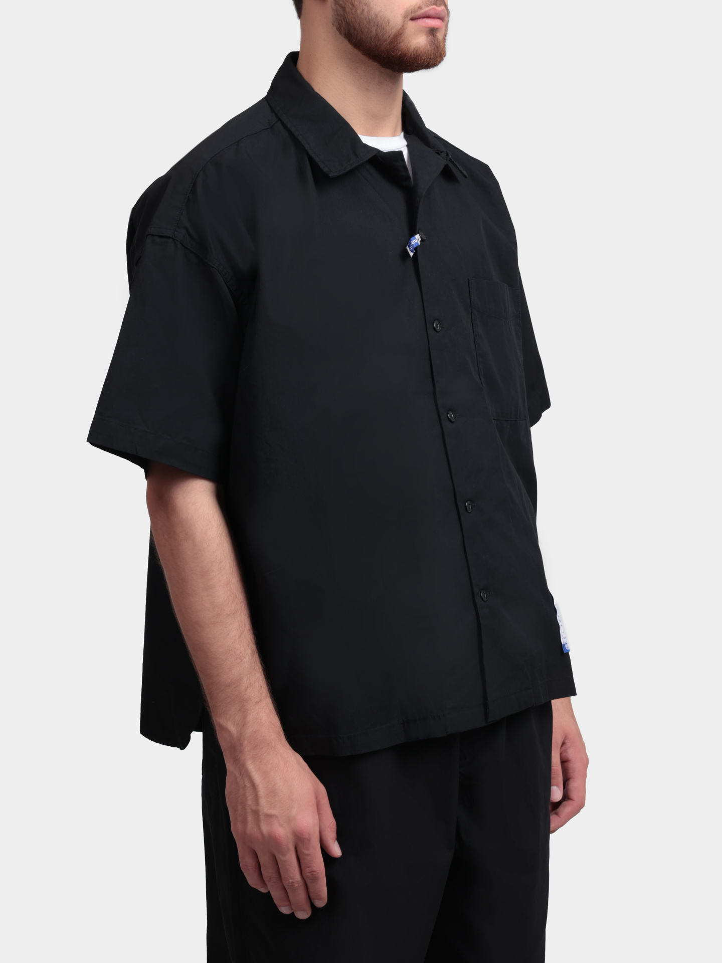 Рубашка MAISON MIHARA YASUHIRO I12SH012 BLACK черная мужская с коротким рукавом — купить в интернет-магазине Verdistore