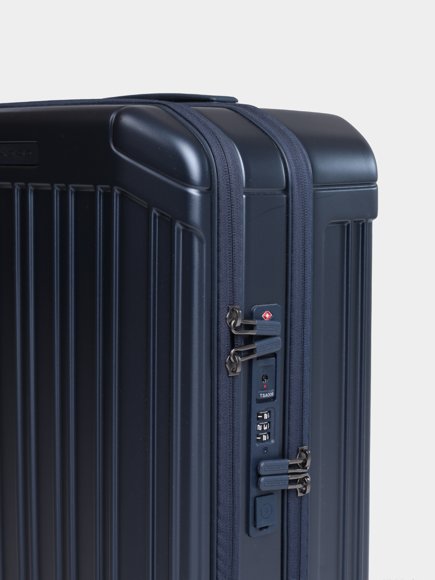 Чемоодан BV6700PQL/BLUO синий — купить в интернет-магазине Verdistore