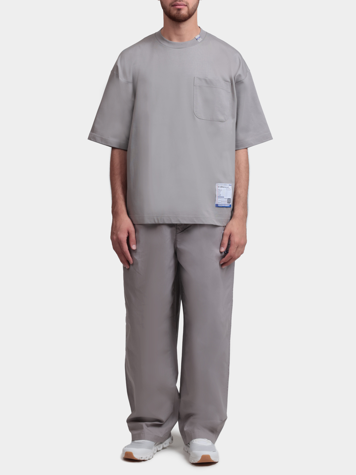 Футболка MAISON MIHARA YASUHIRO I16TS552 LTGRAY светло-серая мужская с патчем — купить в интернет-магазине Verdistore