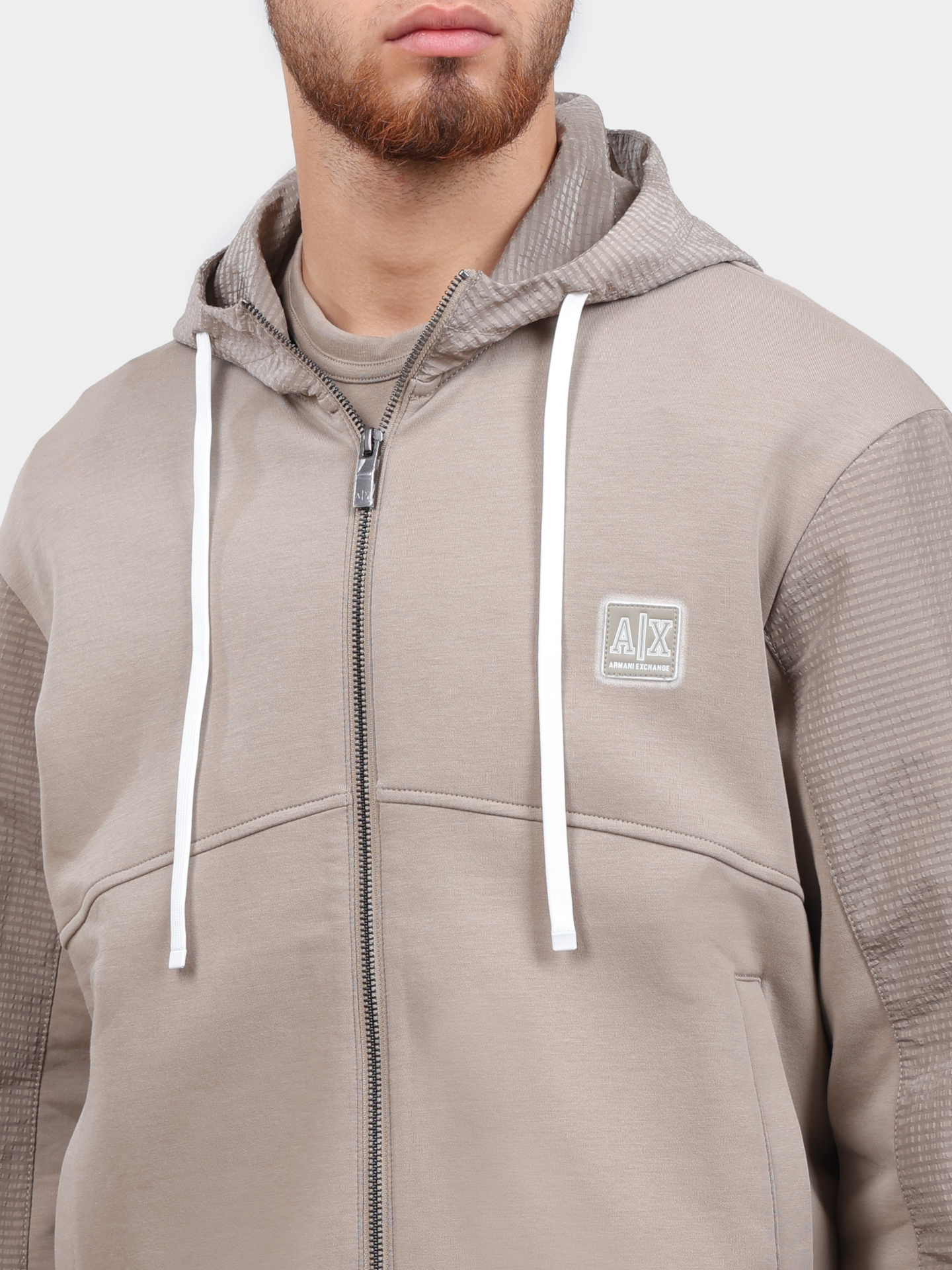 Мастерка XM000480 AF10818 U6167 мужская бежевая с логотипом — купить в интернет-магазине Verdistore