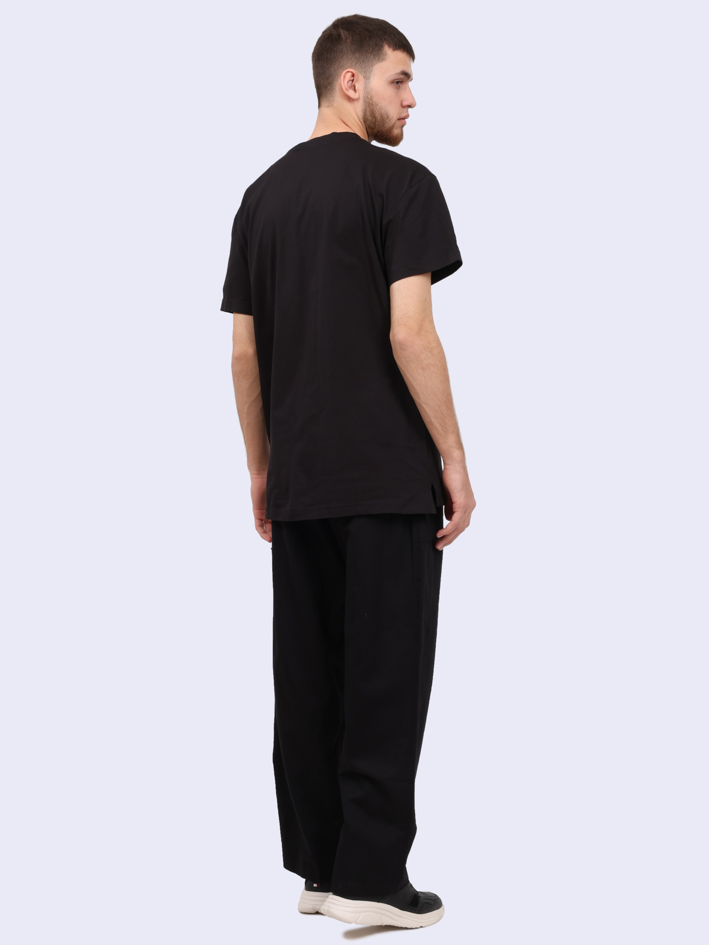 Футболка Calvin Klein Jeans J30J325338 черная мужская из хлопка — купить в интернет-магазине Verdistore