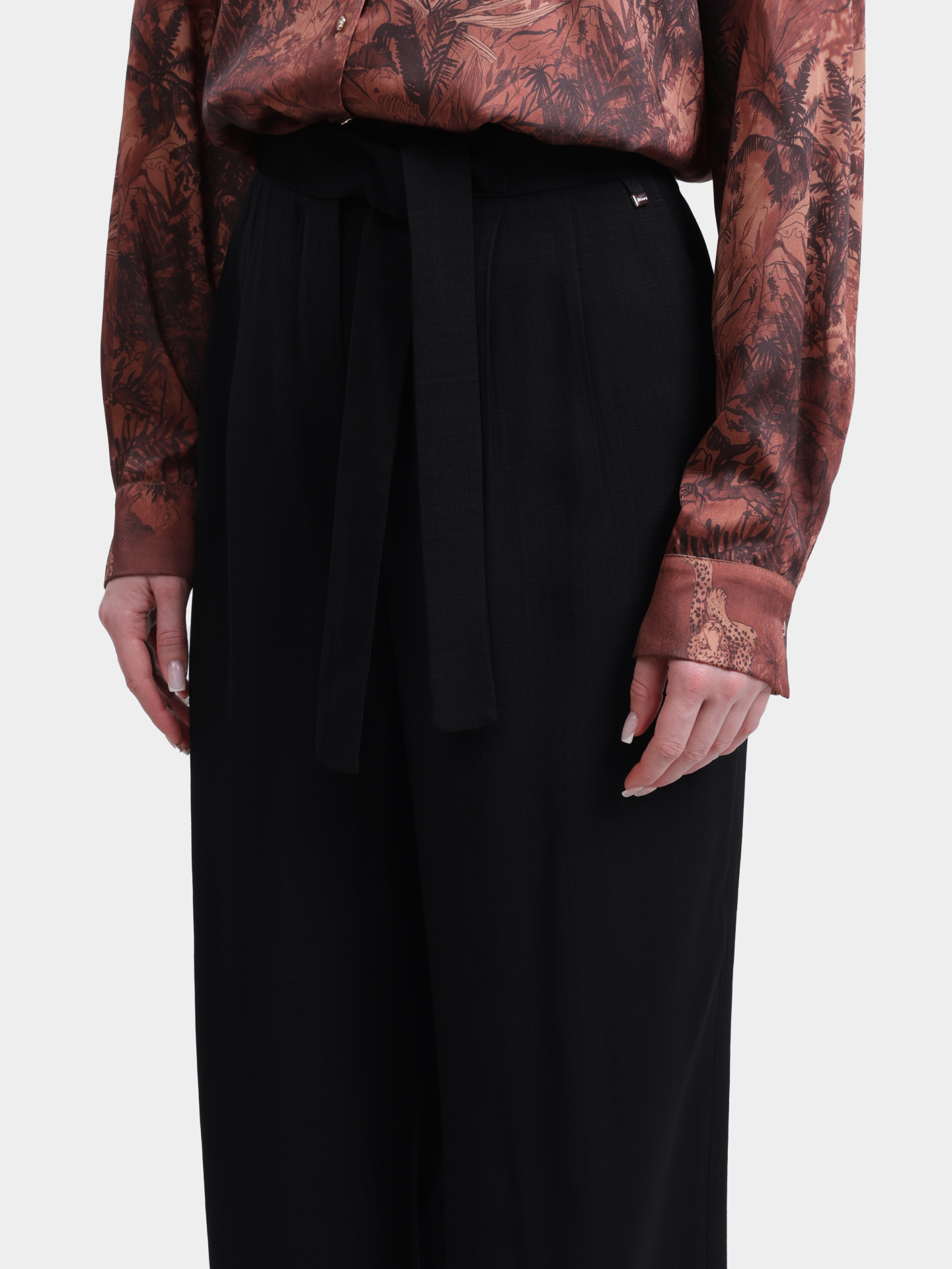 Брюки Herno PT000201D 12876 9300 черные женские палаццо с поясом — купить в интернет-магазине Verdistore
