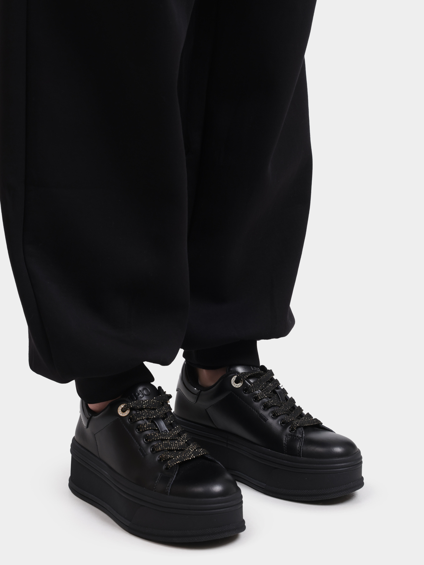 Джоггеры Armani Exchange XW000989 AF10818 UC001 черные женские — купить в интернет-магазине Verdistore