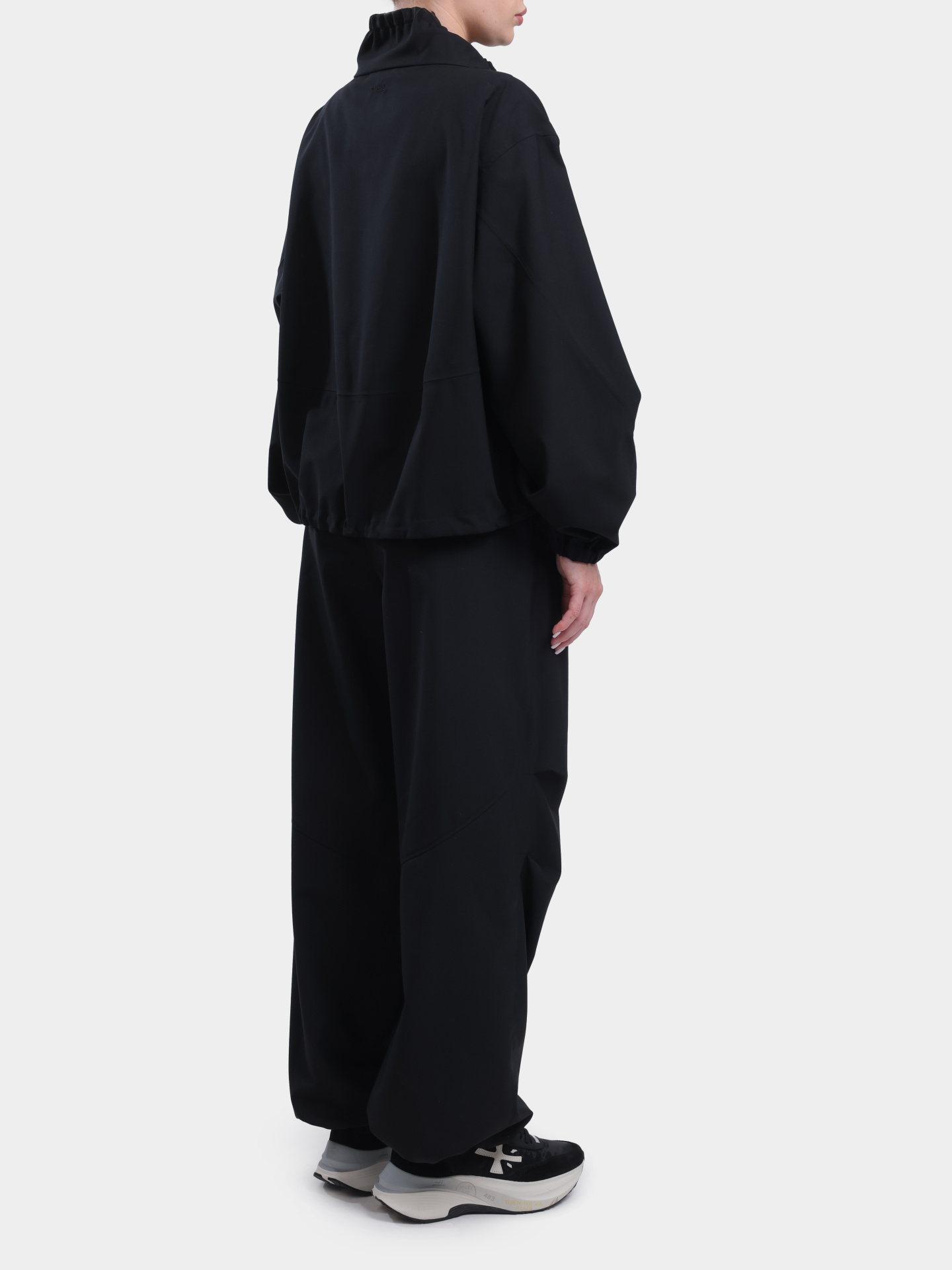 Брюки Herno Laminar PT00059DL 12847 9300 черные женские — купить в интернет-магазине Verdistore