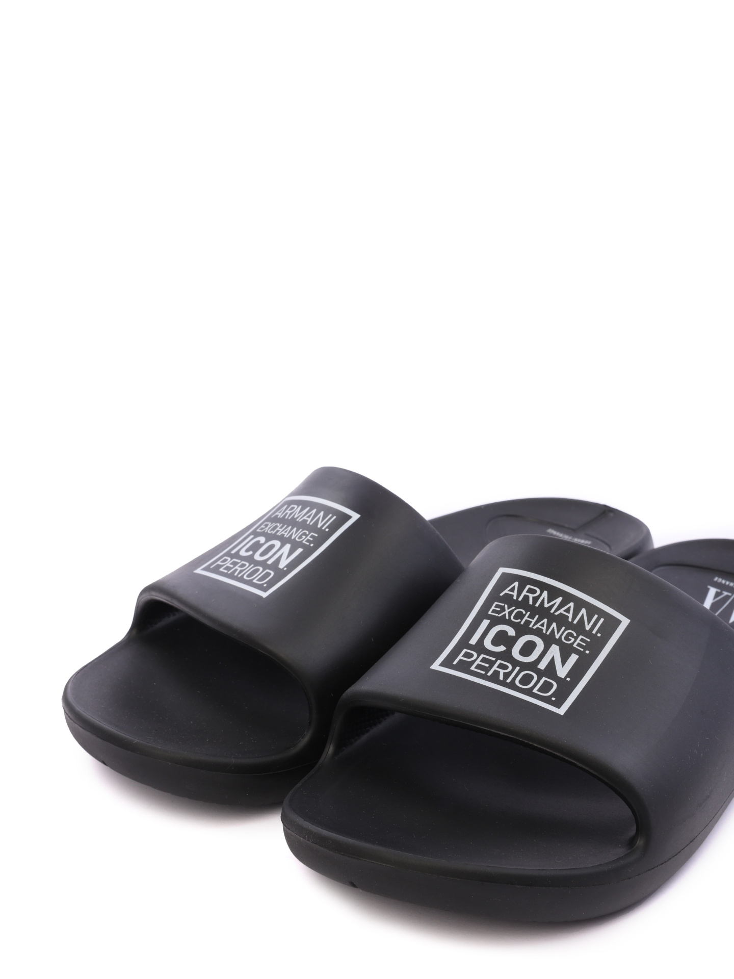 Шлепанцы Armani Exchange XDP038 XV703 00002 черные женские  — купить в интернет-магазине Verdistore