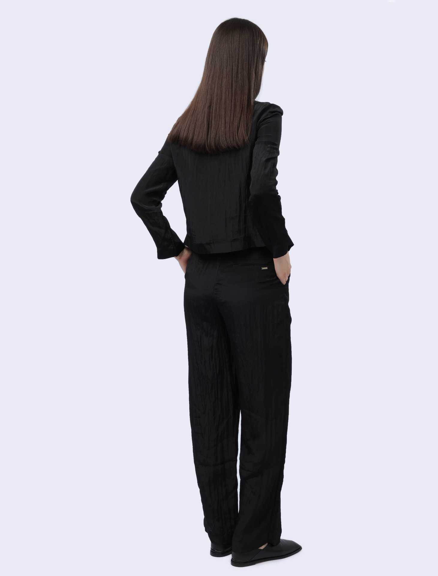 Брюки Armani Exchange 3DYP14 YN2QZ 1200 черные женские укороченные — купить в интернет-магазине Verdistore