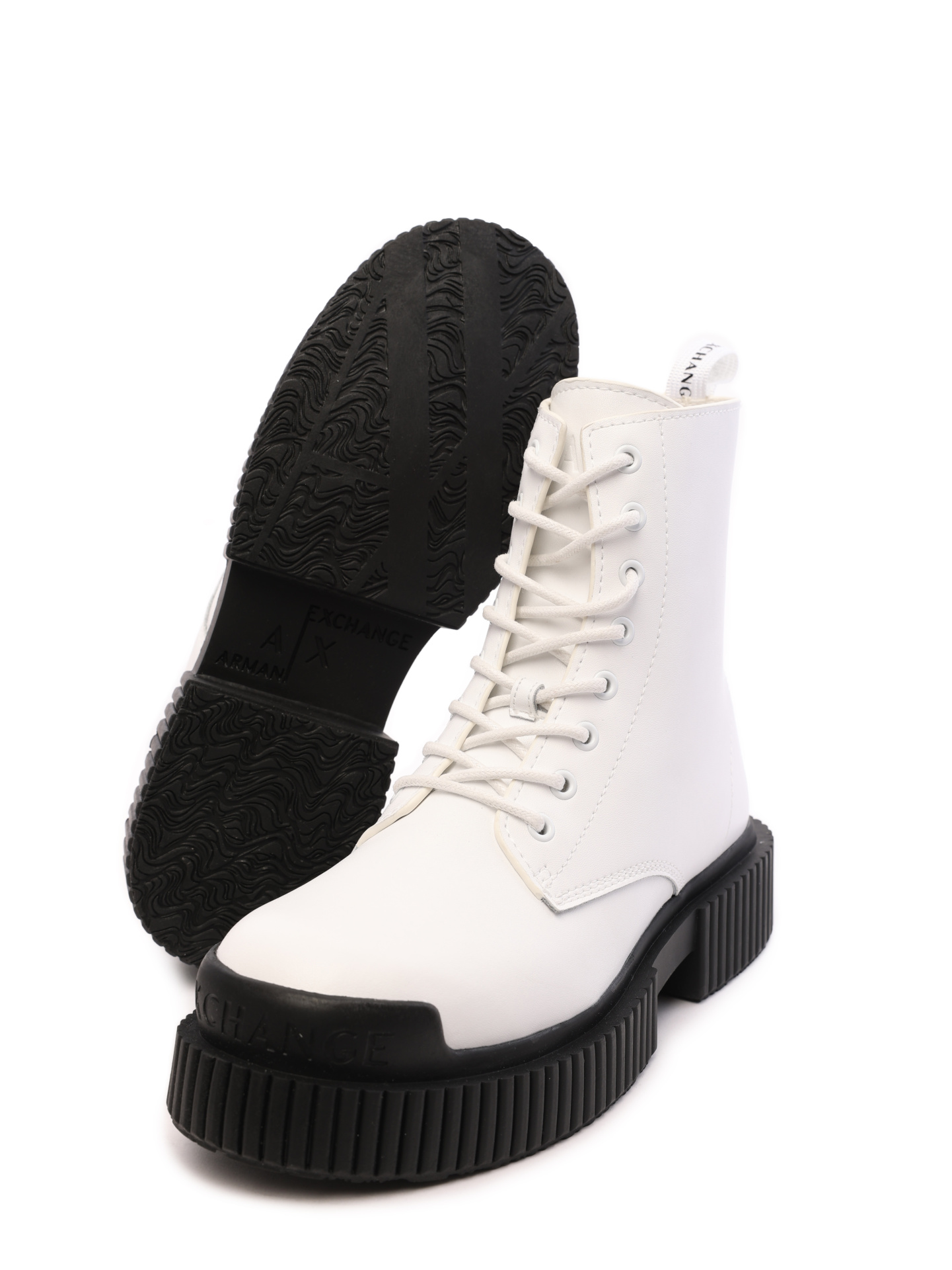 Ботинки Armani Exchange XDM005 XV628 00001 белые женские на шнуровке — купить в интернет-магазине Verdistore