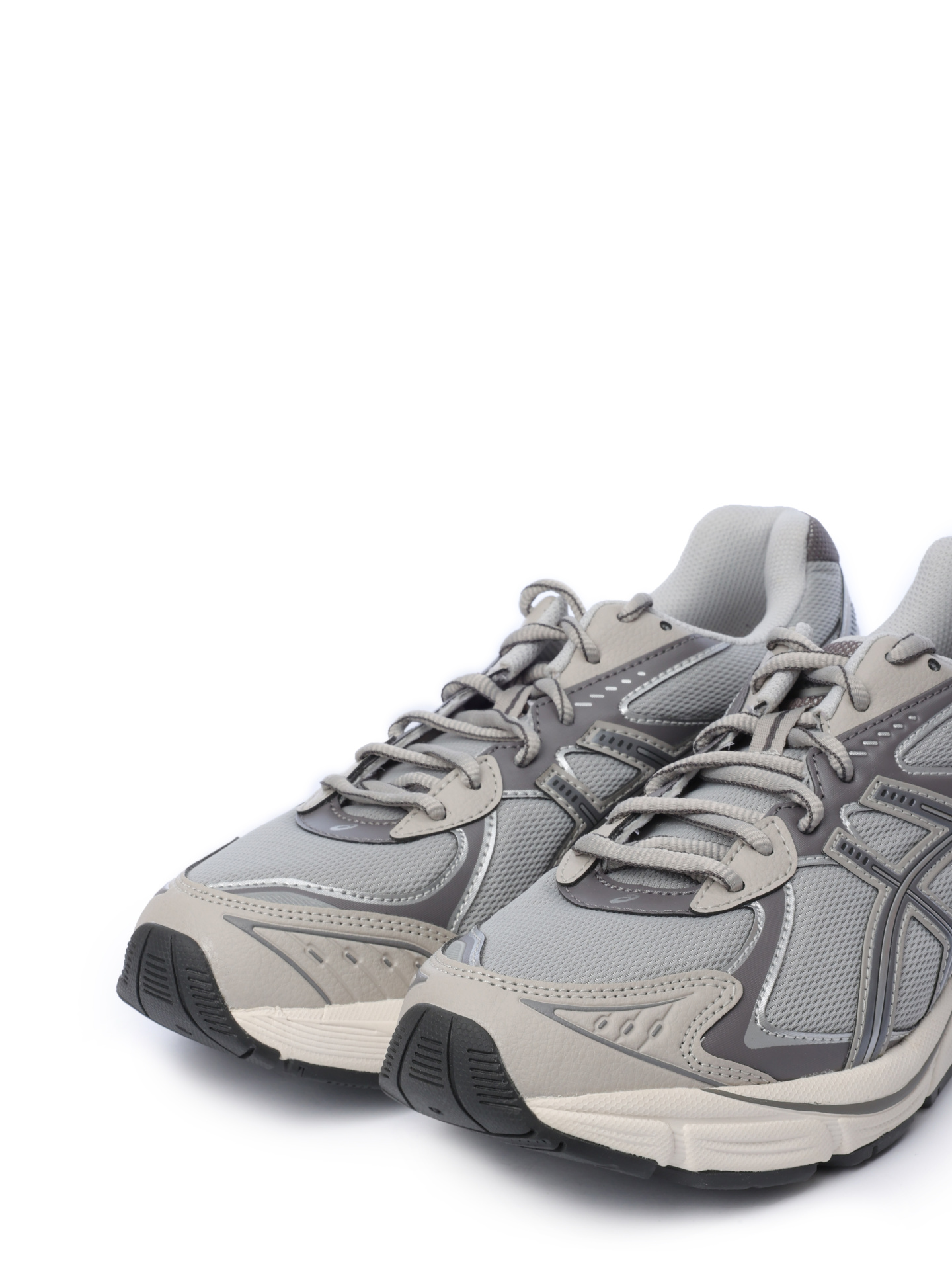 Кроссовки Asics 1203A320 020 серые мужские с сетчатыми вставками — купить в интернет-магазине Verdistore