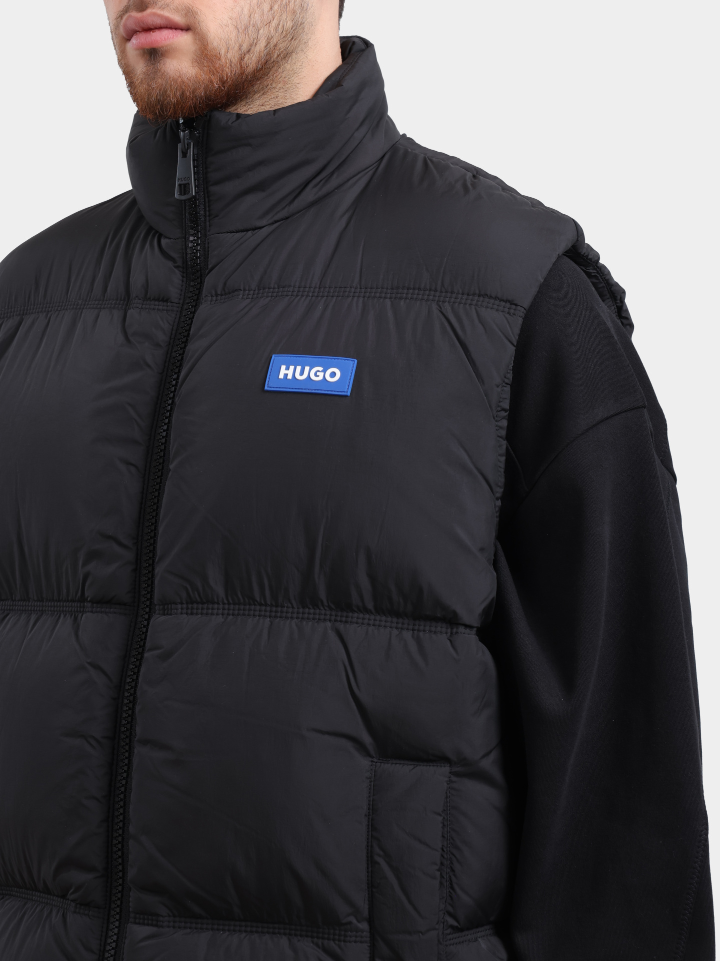 Жилет Hugo Bodolino2541 10274841 черный мужской с патчем — купить в интернет-магазине Verdistore