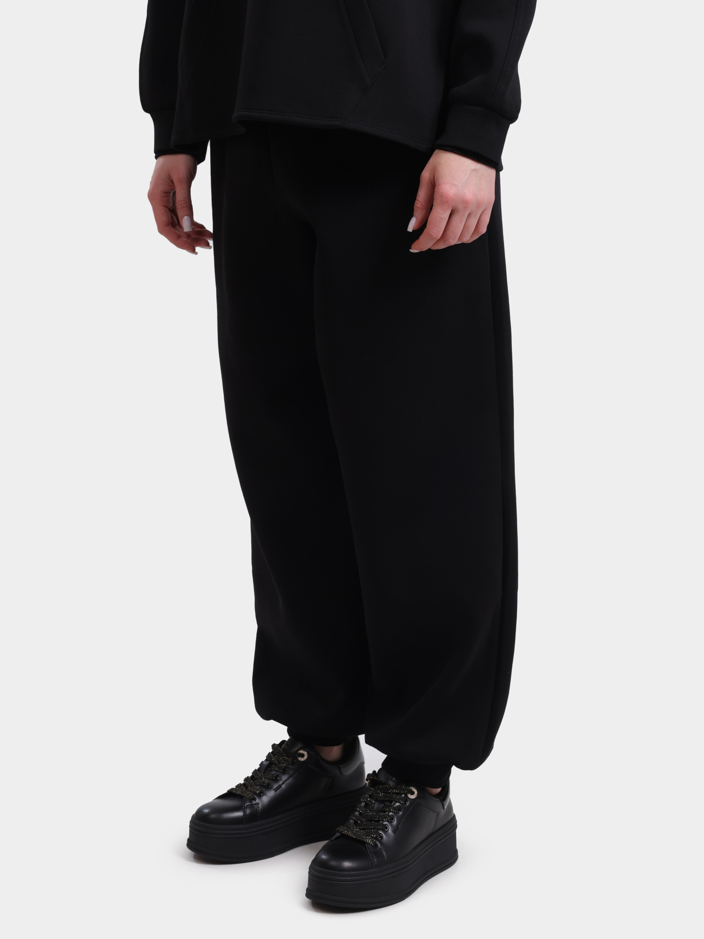Джоггеры Armani Exchange XW000989 AF10818 UC001 черные женские — купить в интернет-магазине Verdistore