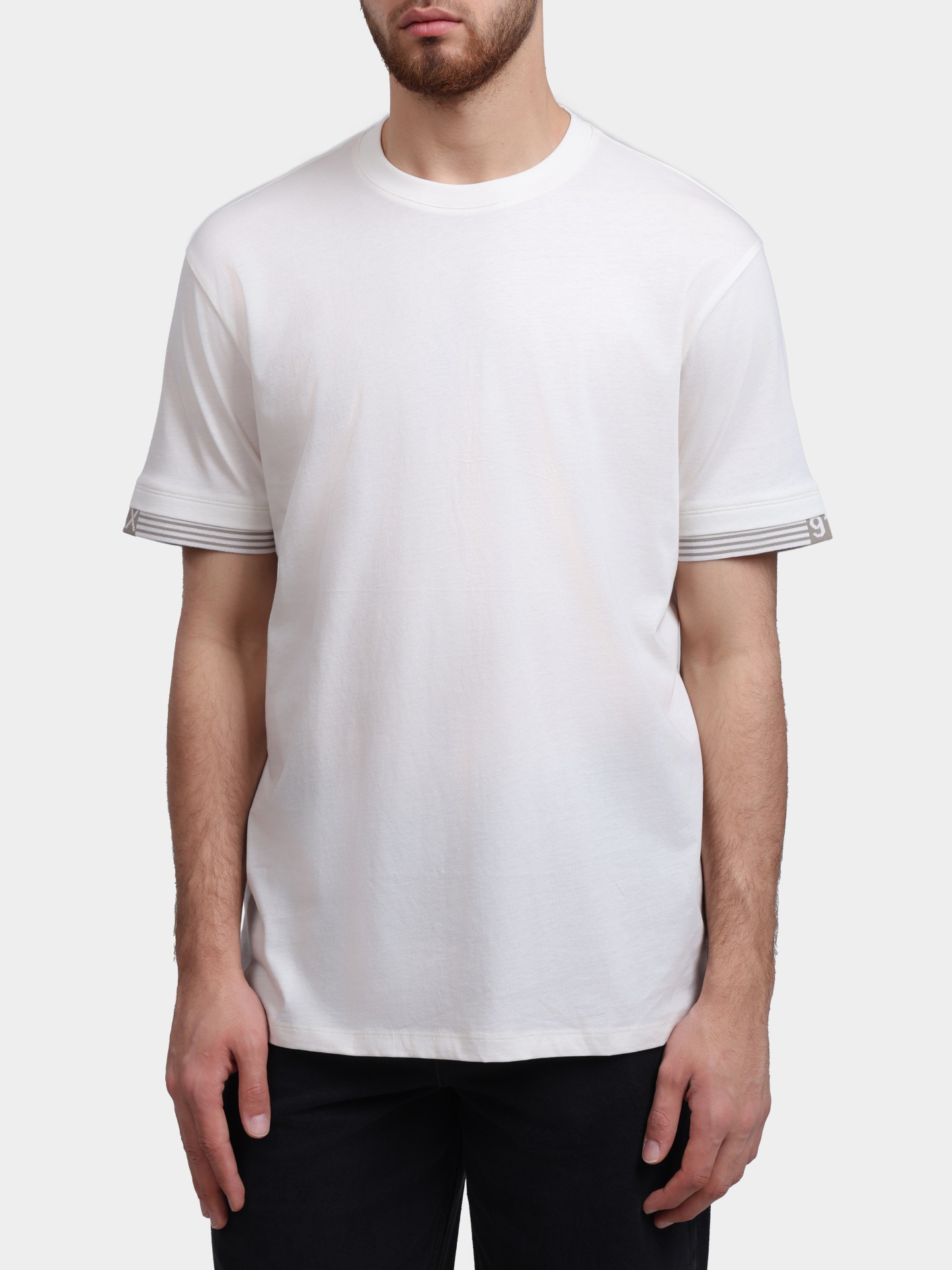 Футболка Armani Exchange XM002493 AF10356 M1297 белая мужская — купить в интернет-магазине Verdistore