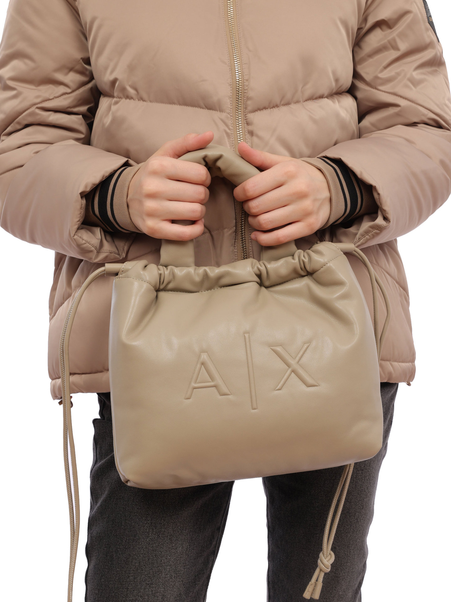 Сумка Armani Exchange 942938 3F736 09752 бежевая женская с логотипом — купить в интернет-магазине Verdistore