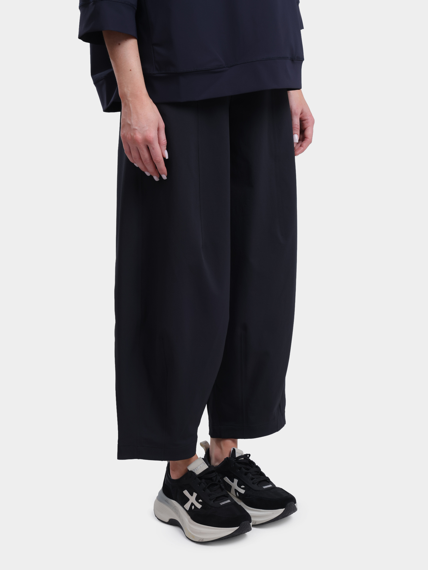 Брюки Herno PT00031DL 12825 9300 черные женские — купить в интернет-магазине Verdistore