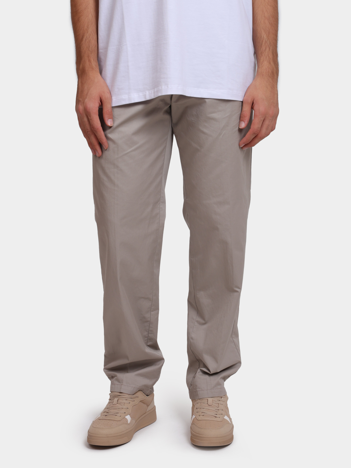 Брюки Armani Exchange XM000360 AF12307 U6154 бежевые мужские из хлопка — купить в интернет-магазине Verdistore