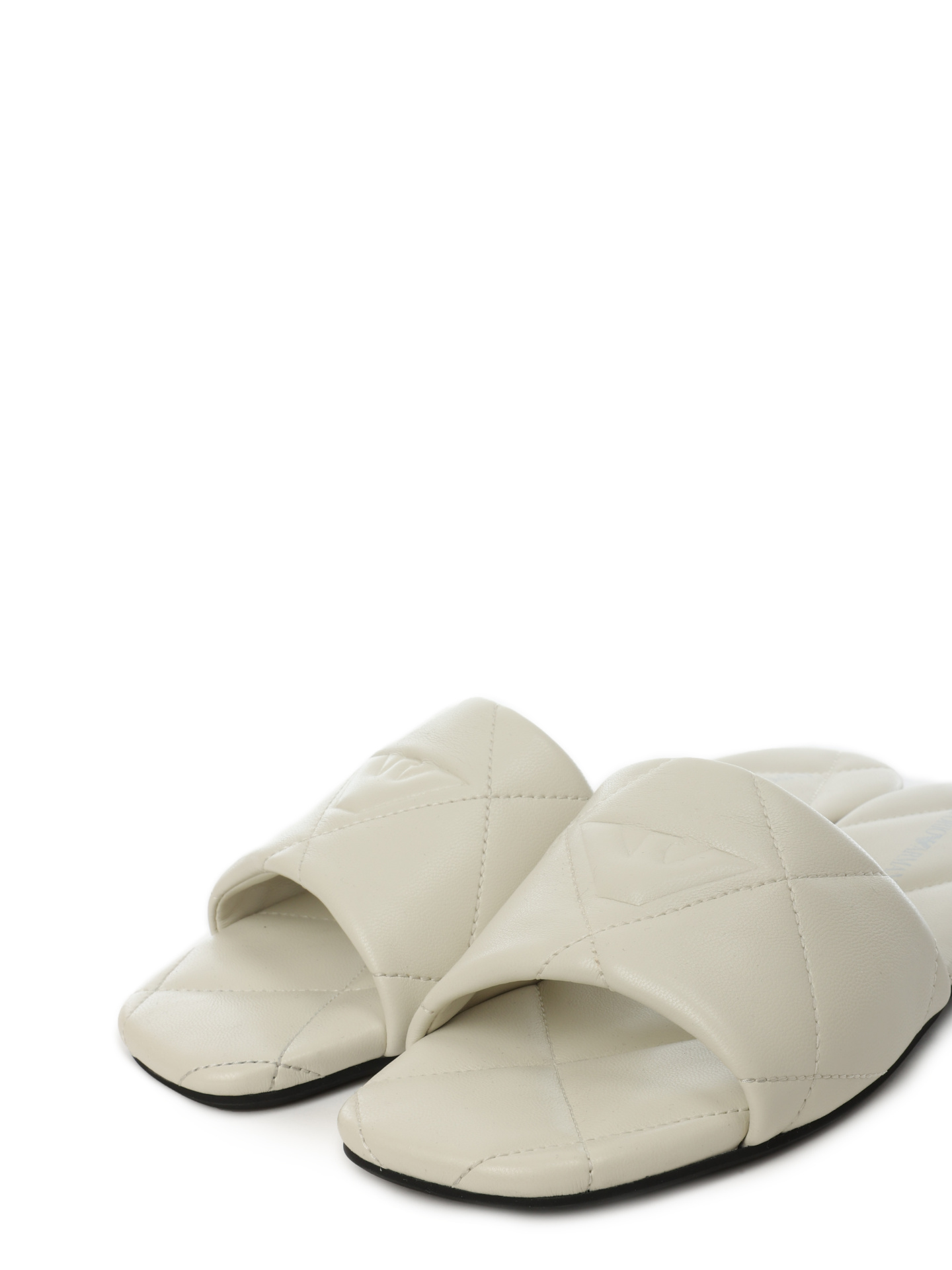 Шлепанцы Emporio Armani X3P826 XF770 00395 стеганые женские — купить в интернет-магазине Verdistore