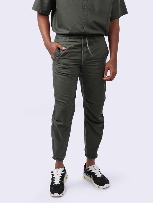 Брюки Armani Exchange 3DZP33 ZN3LZ 1839 темно-зеленые мужские — купить в интернет-магазине Verdistore