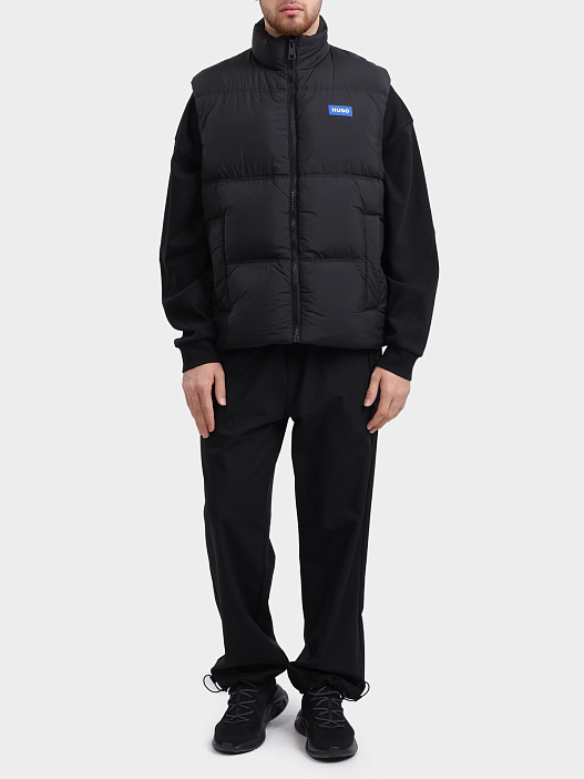 Жилет Hugo Bodolino2541 10274841 черный мужской с патчем — купить в интернет-магазине Verdistore