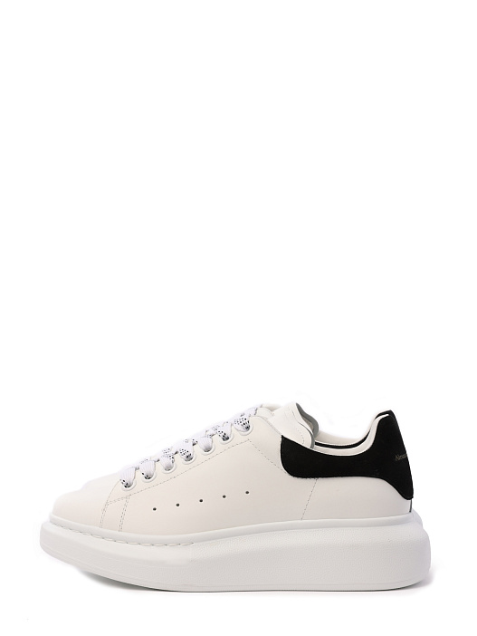 Кеды Alexander McQueen 553770WHGP7 9061 белые женские с контрастной черной вставкой на задней части — купить в интернет-магазине Verdistore