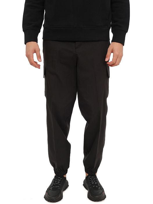 Брюки темно-серые из легкой ткани с манжетами и нашитыми карманами по бокам — купить в интернет-магазине Verdistore