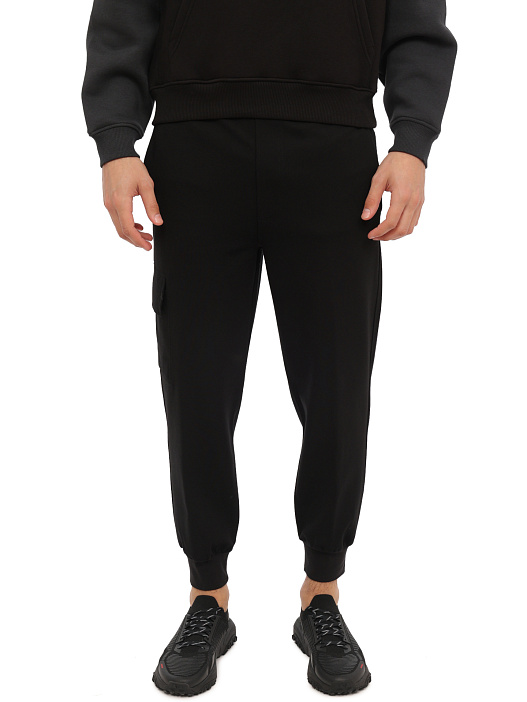Брюки спортивные черные с эластичным поясом и манжетами снизу — купить в интернет-магазине Verdistore